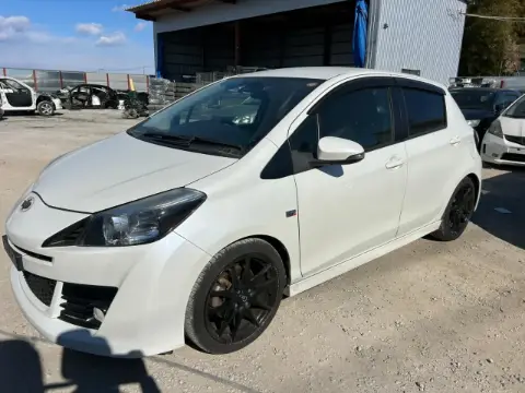 TOYOTA VITZ 2015 AM-35358