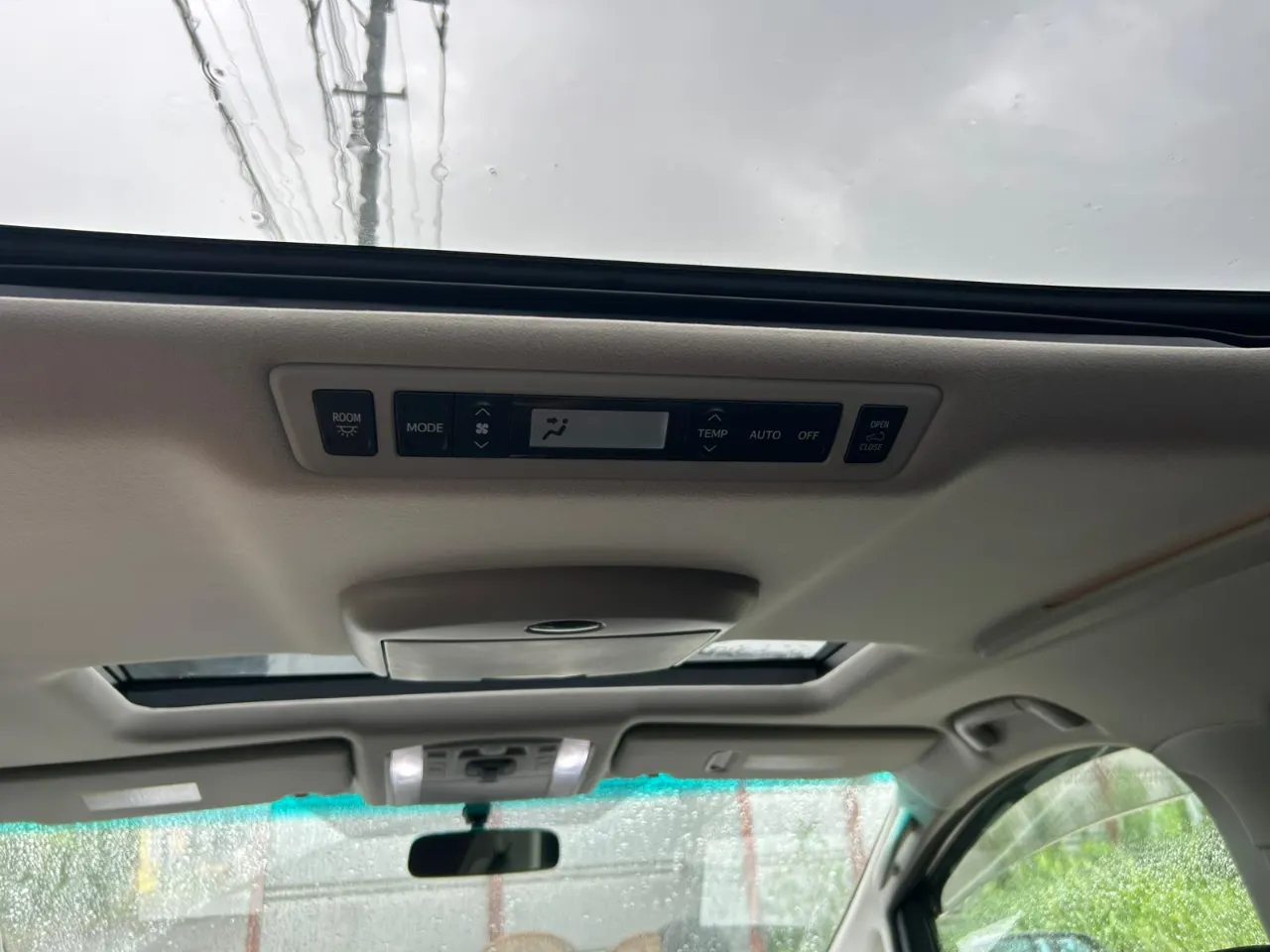 TOYOTA VELFIRE 2010 — photo 6
