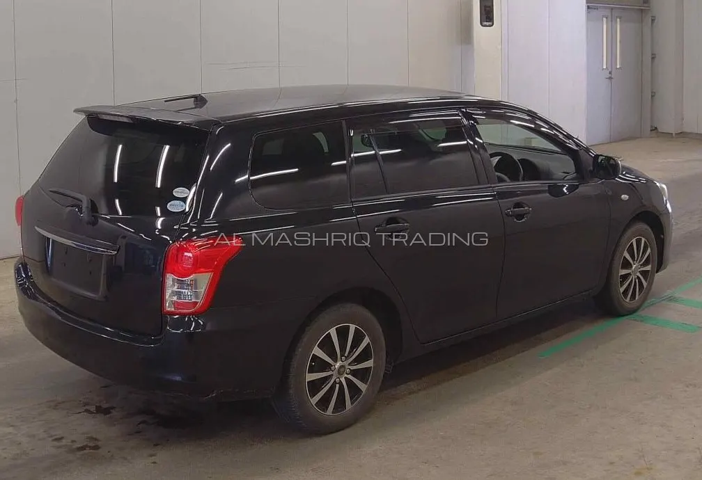TOYOTA COROLLA FILEDER 2011 — photo 2