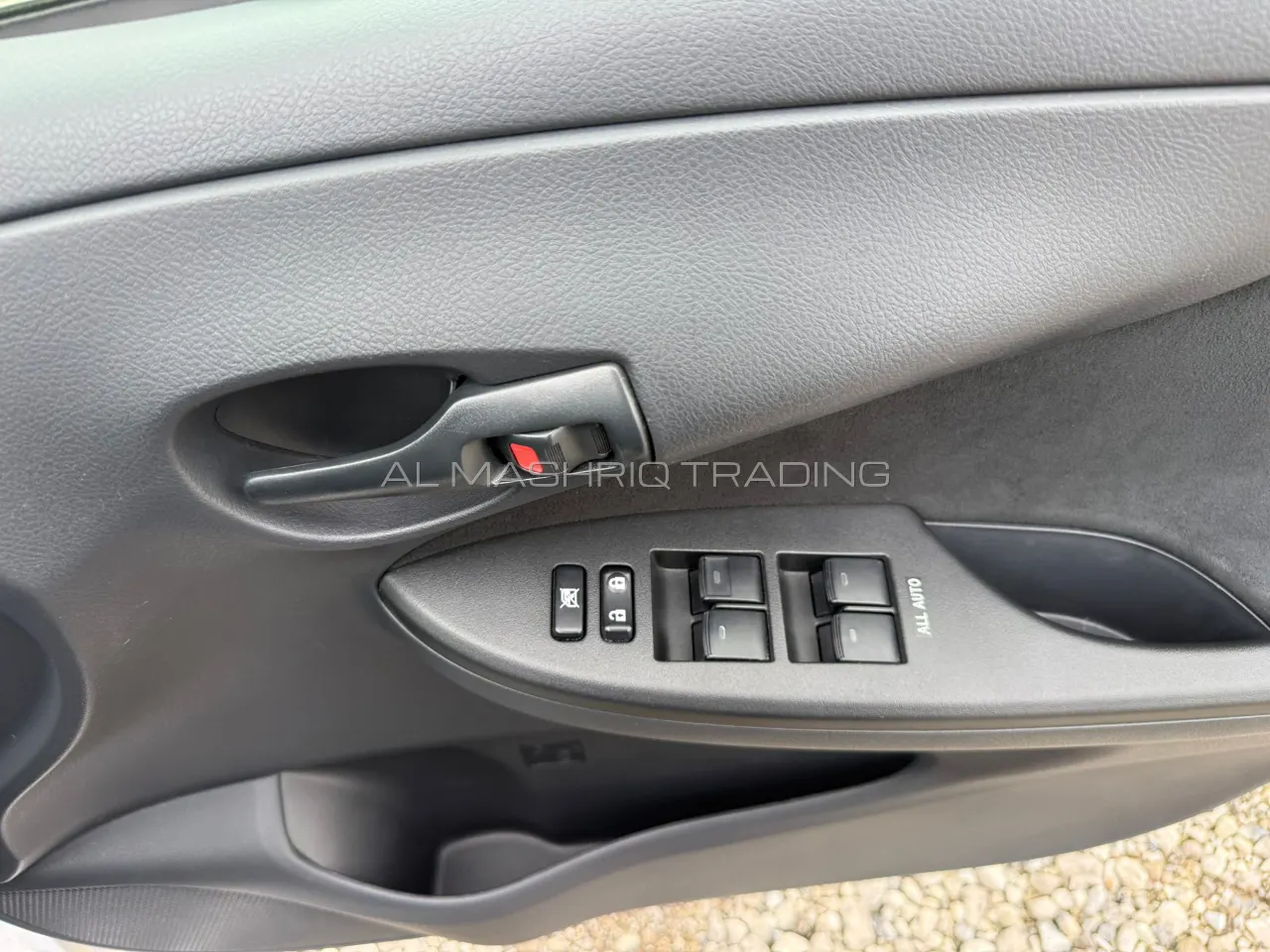 TOYOTA COROLLA FILEDER 2010 — photo 6