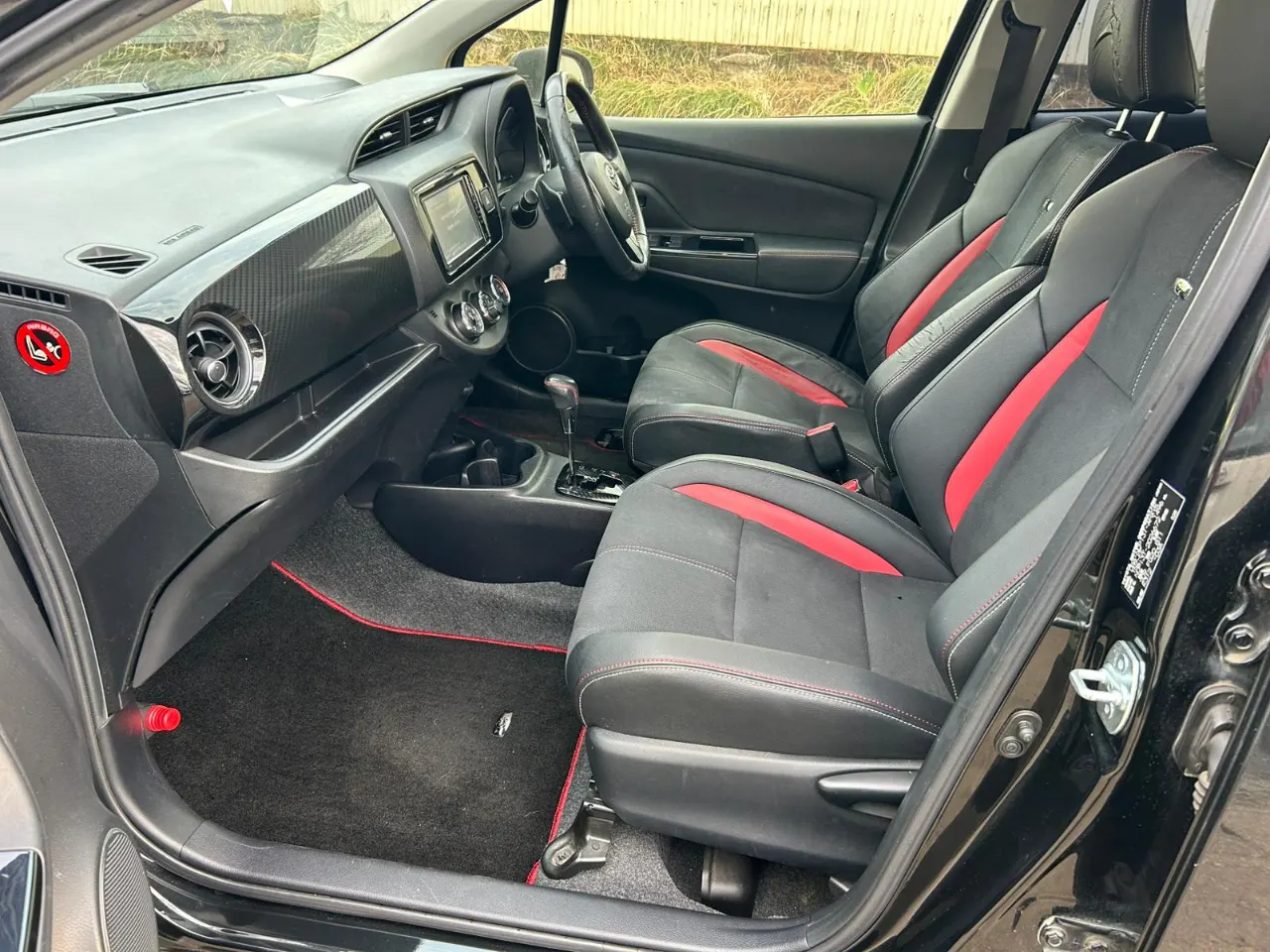 TOYOTA VITZ 2016 — photo 6