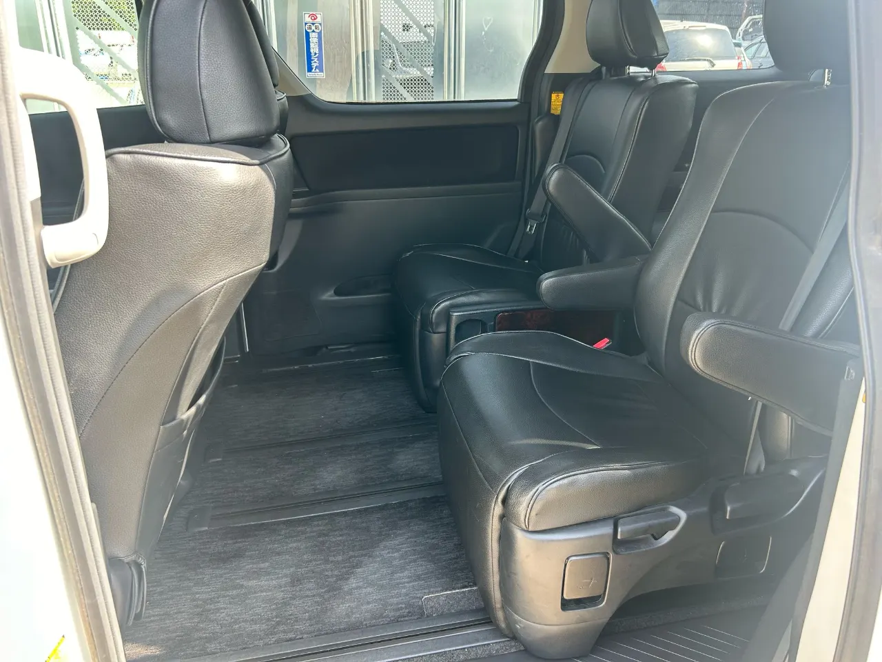 TOYOTA VELFIRE 2012 — photo 6