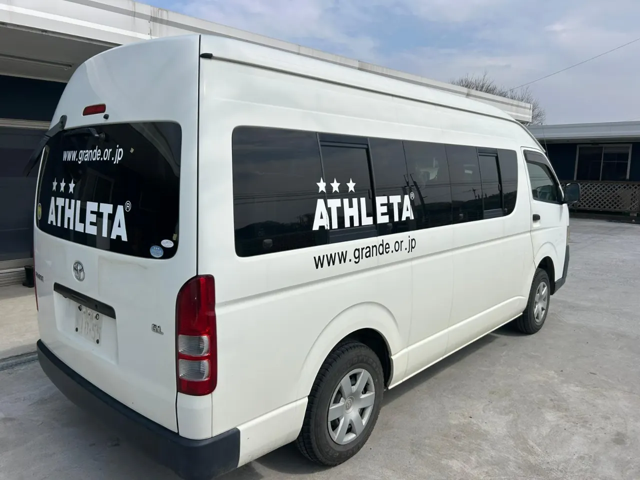 TOYOTA HIACE COMMUTER 2011 — photo 6