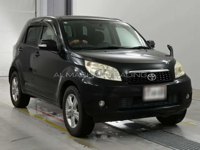 TOYOTA RUSH 2011 — photo 2
