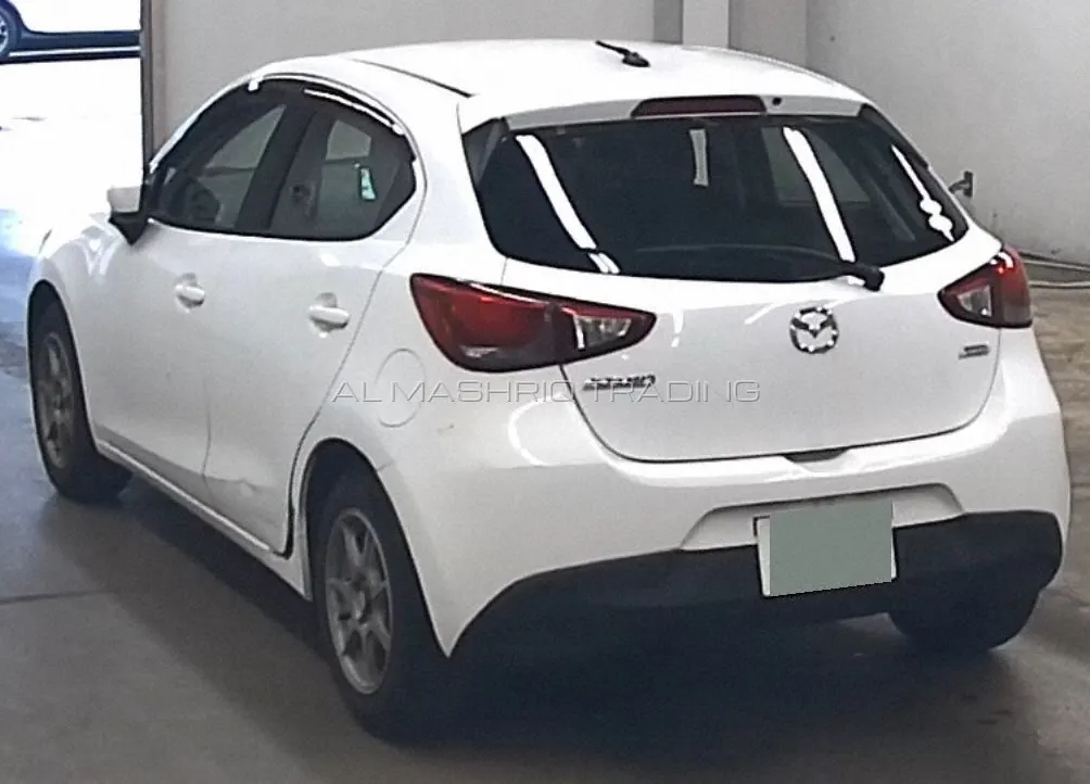 MAZDA DEMIO 2016 — photo 6