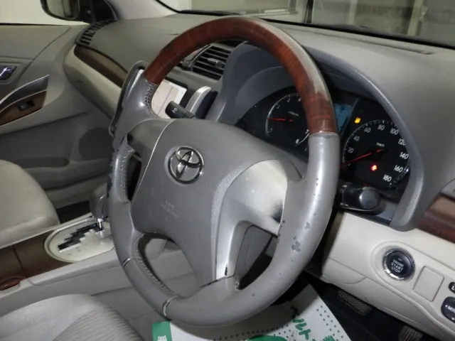 TOYOTA PREMIO 2012 — photo 6