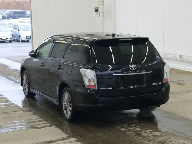 TOYOTA COROLLA FILEDER 2011 — photo 2