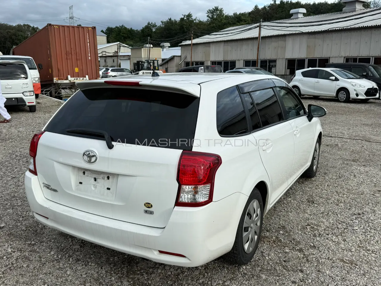 TOYOTA COROLLA FILEDER 2013 — photo 2