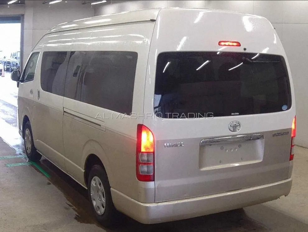 TOYOTA HIACE WAGON 2018 — photo 6
