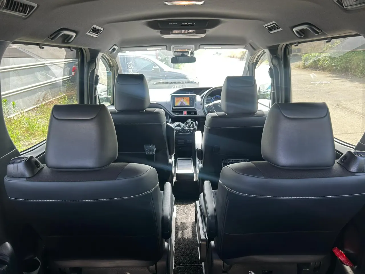 TOYOTA NOAH 2016 — photo 6
