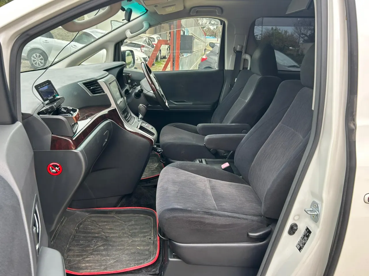 TOYOTA VELFIRE 2012 — photo 6