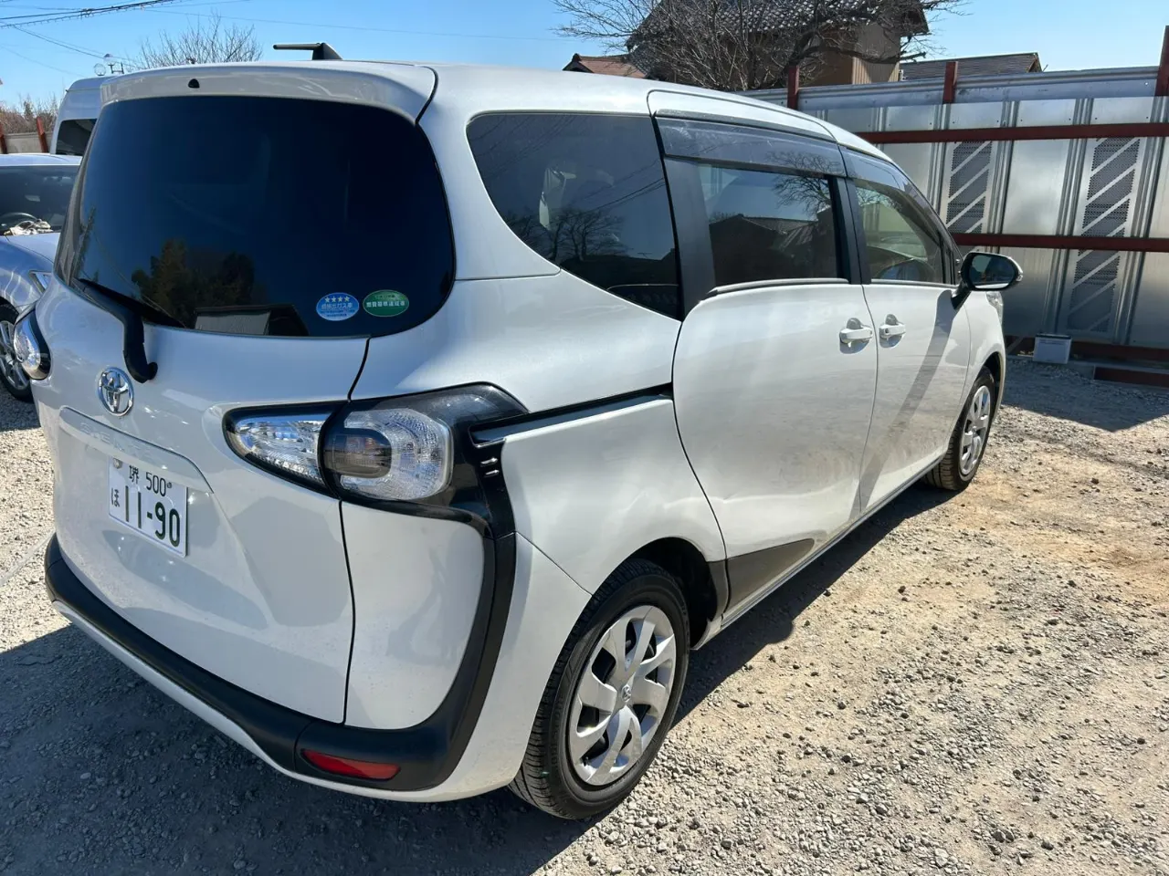 TOYOTA SIENTA 2017 — photo 2