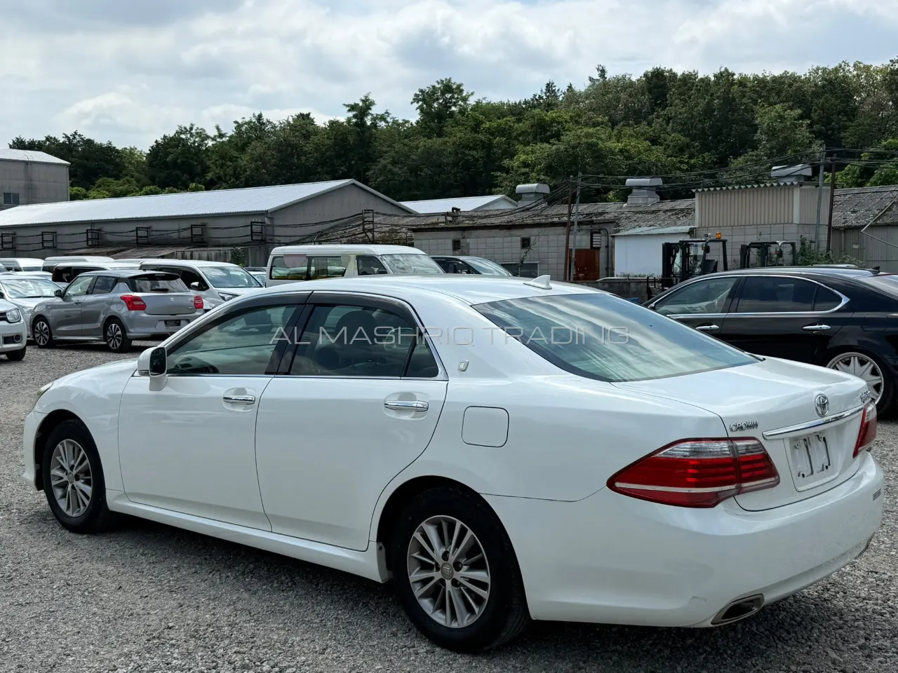 TOYOTA CROWN 2011 — photo 2