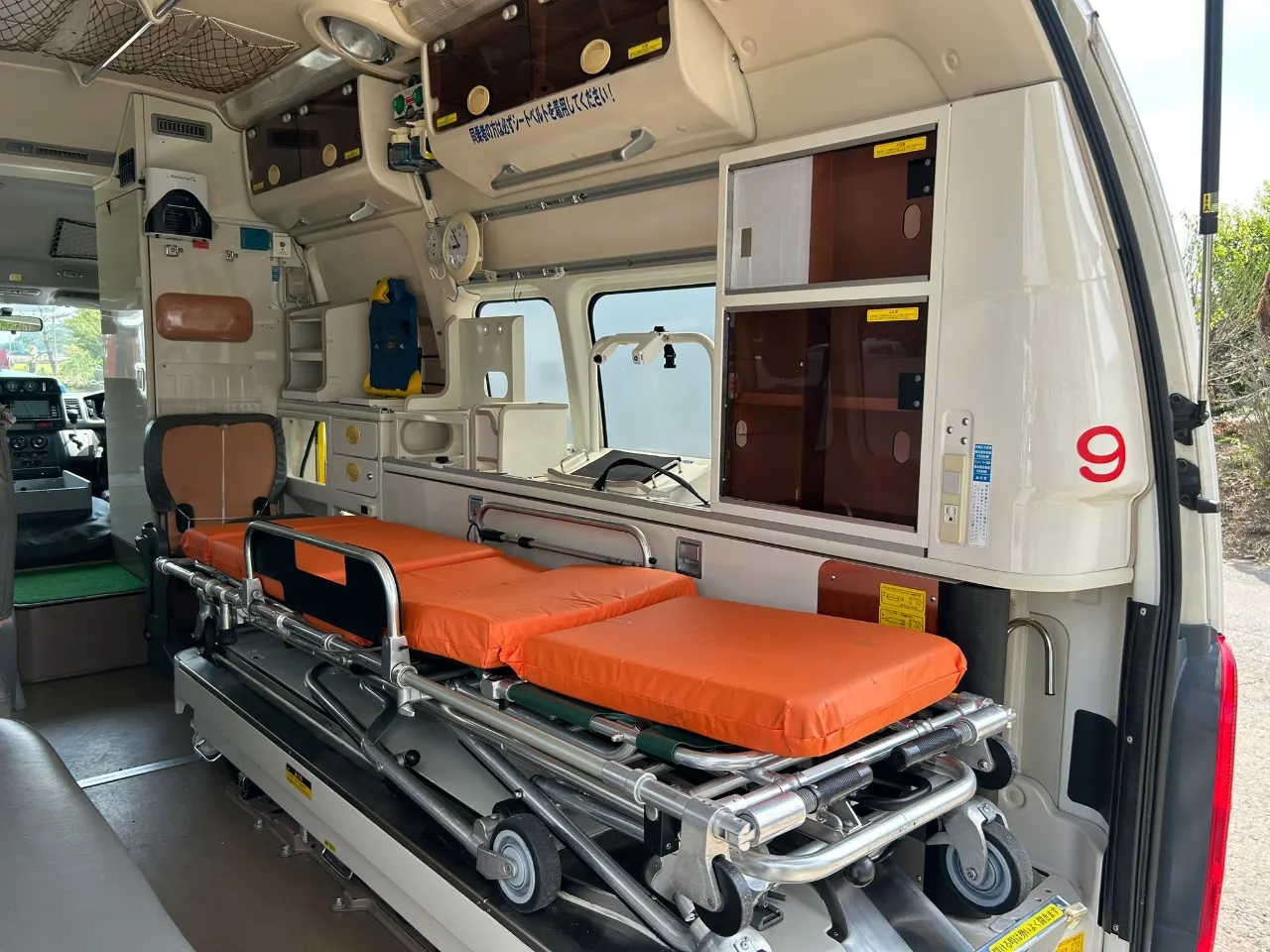 TOYOTA HIACE VAN 2013 — photo 6