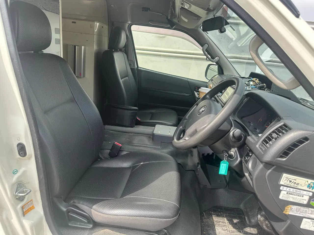 TOYOTA HIACE VAN 2015 — photo 6