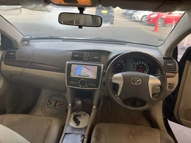 TOYOTA PREMIO 2012 — photo 5