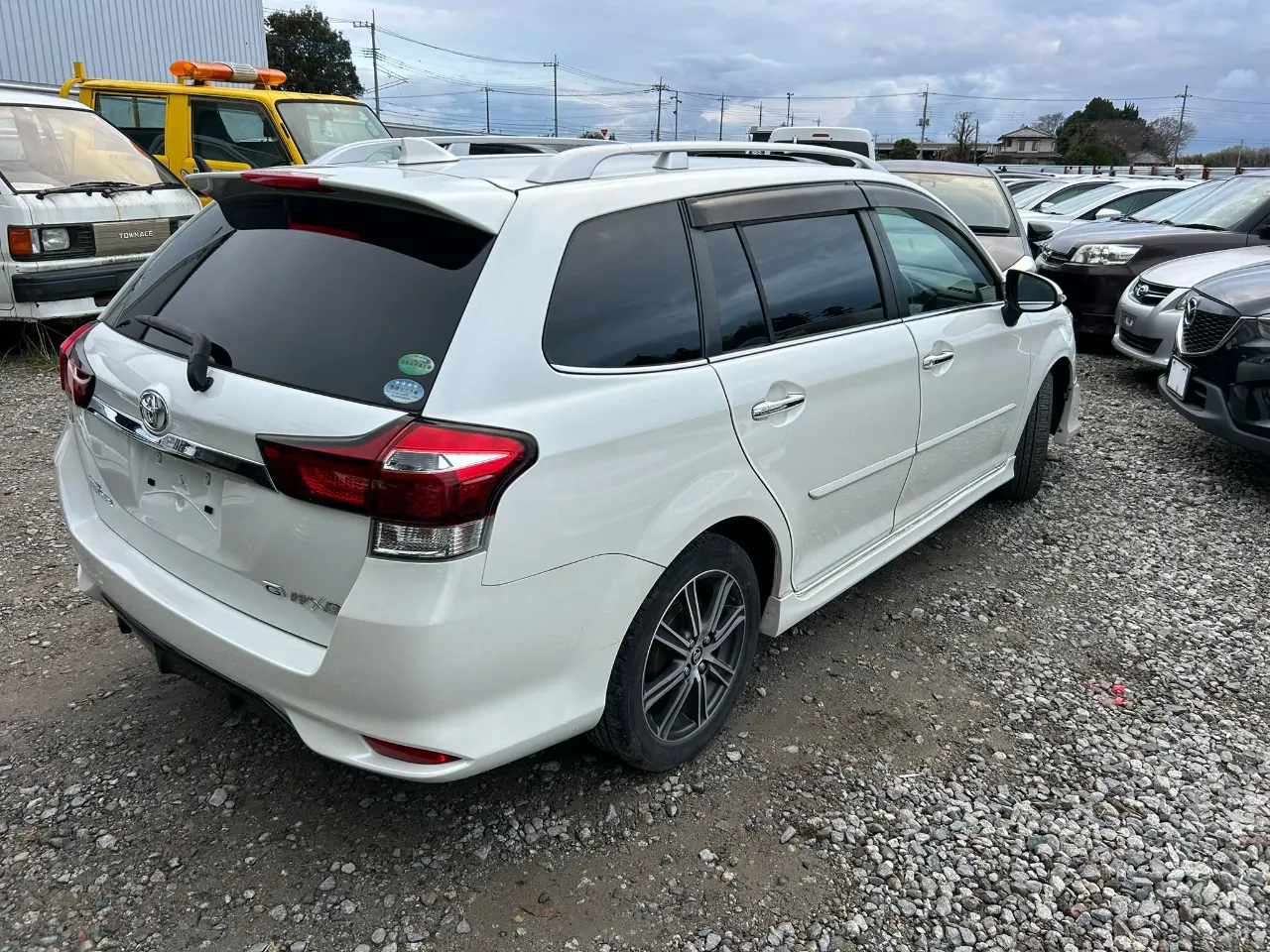 TOYOTA COROLLA FILEDER 2015 — photo 2
