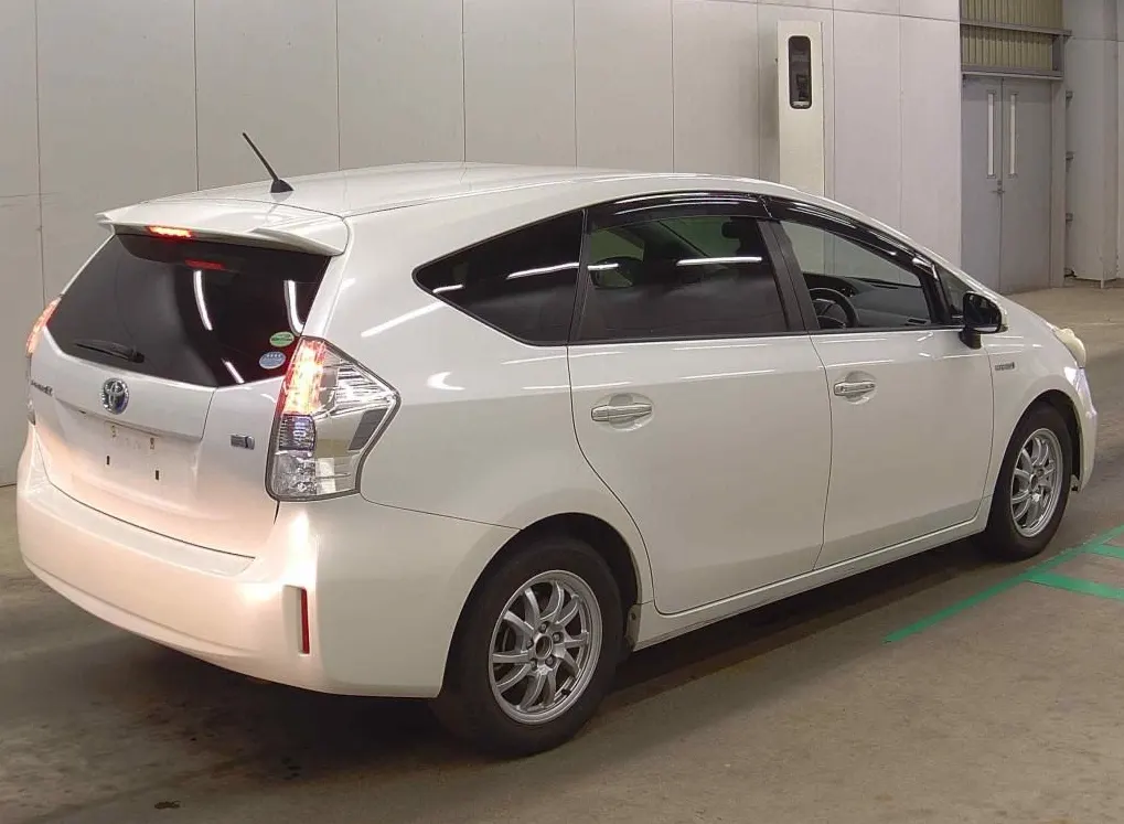 TOYOTA PRIUS 2013 — photo 2