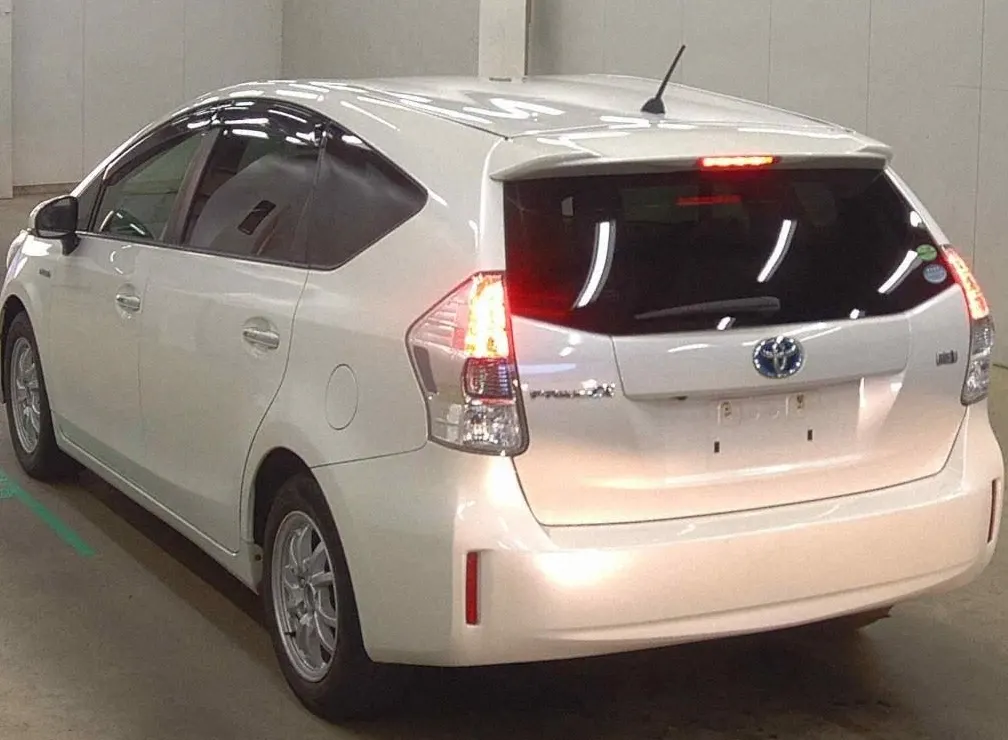 TOYOTA PRIUS 2013 — photo 6