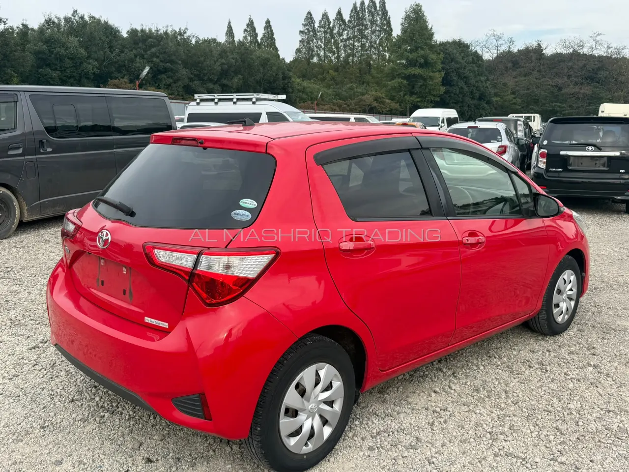 TOYOTA VITZ 2017 — photo 2