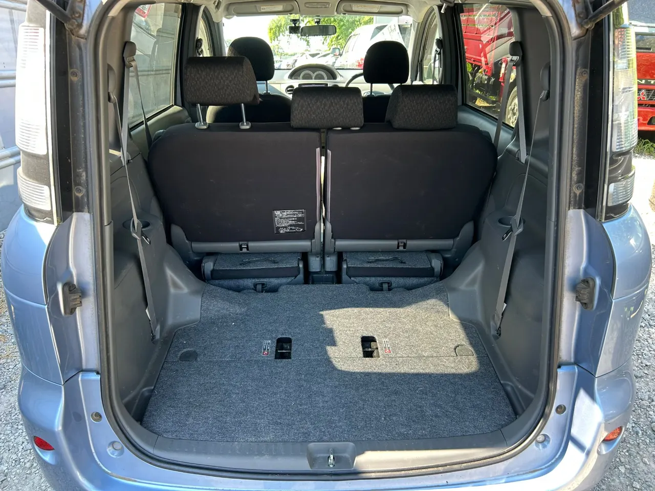 TOYOTA SIENTA 2012 — photo 6