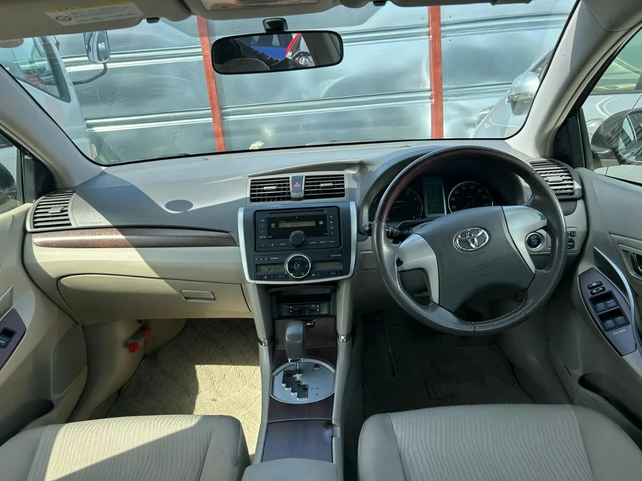 TOYOTA PREMIO 2012 — photo 6