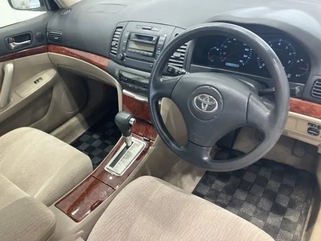 TOYOTA PREMIO 2002 — photo 4