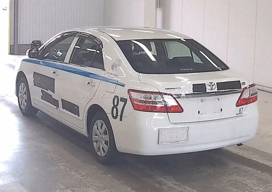 TOYOTA PREMIO 2012 — photo 2