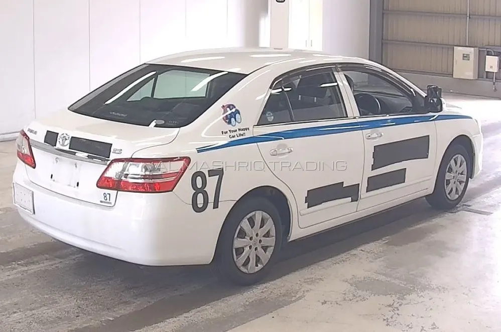 TOYOTA PREMIO 2012 — photo 6