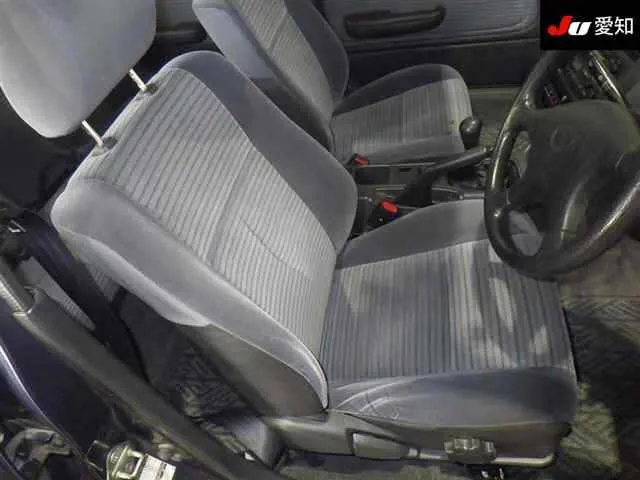 TOYOTA CARINA 1995 — photo 6