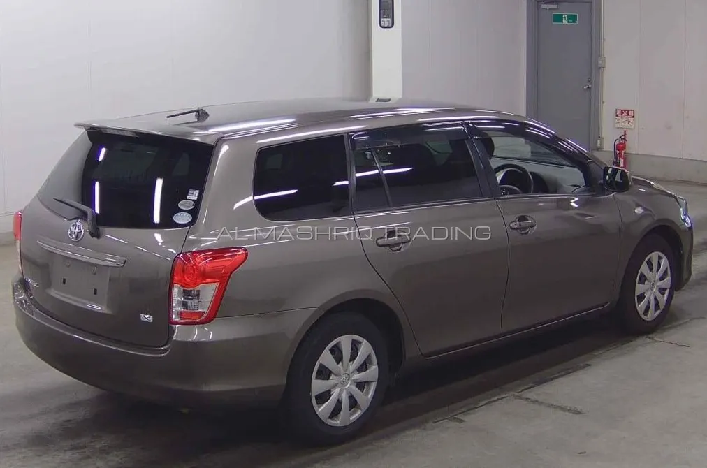 TOYOTA COROLLA FILEDER 2011 — photo 2