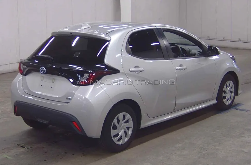 TOYOTA YARIS 2021 — photo 2