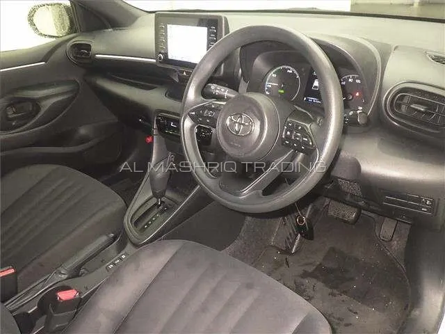 TOYOTA YARIS 2021 — photo 2