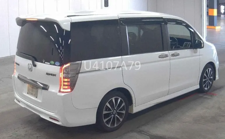 HONDA STEP WAGON 2013 — photo 2
