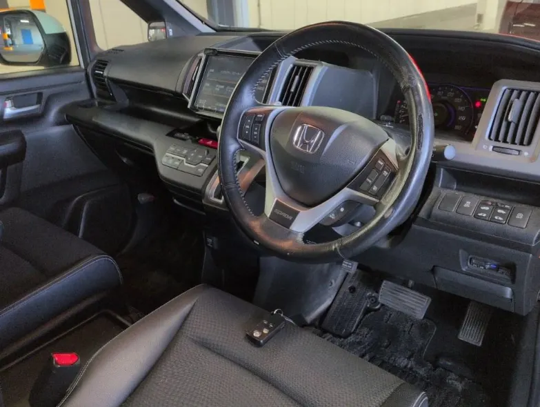 HONDA STEP WAGON 2013 — photo 5
