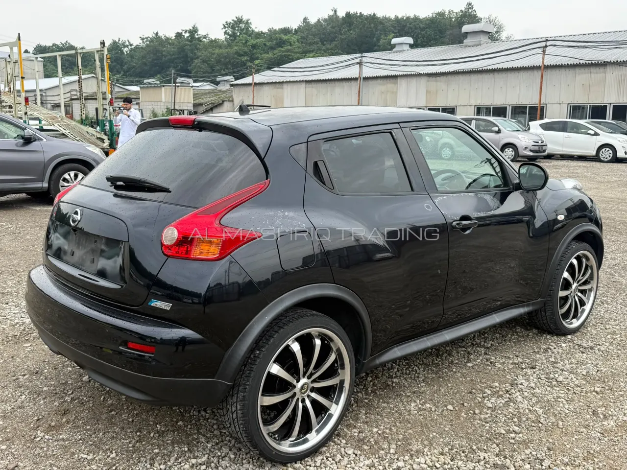 NISSAN JUKE 2011 — photo 2