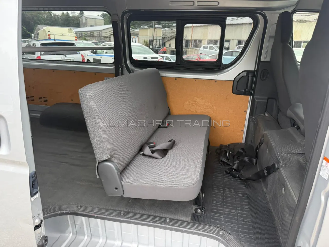 TOYOTA HIACE VAN 2016 — photo 2