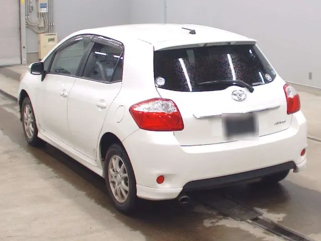 TOYOTA AURIS 2010 — photo 6