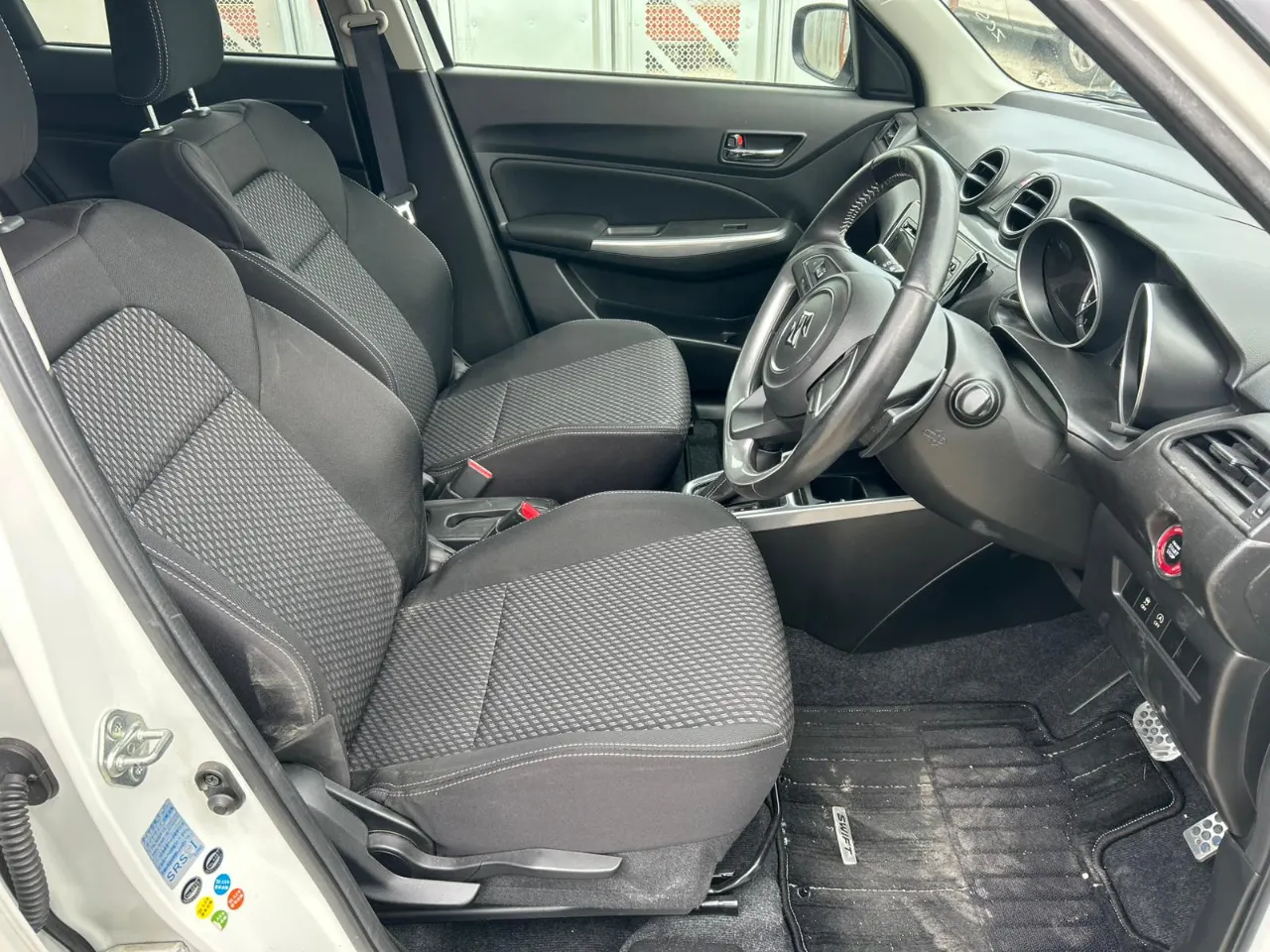 SUZUKI SWIFT 2017 — photo 6