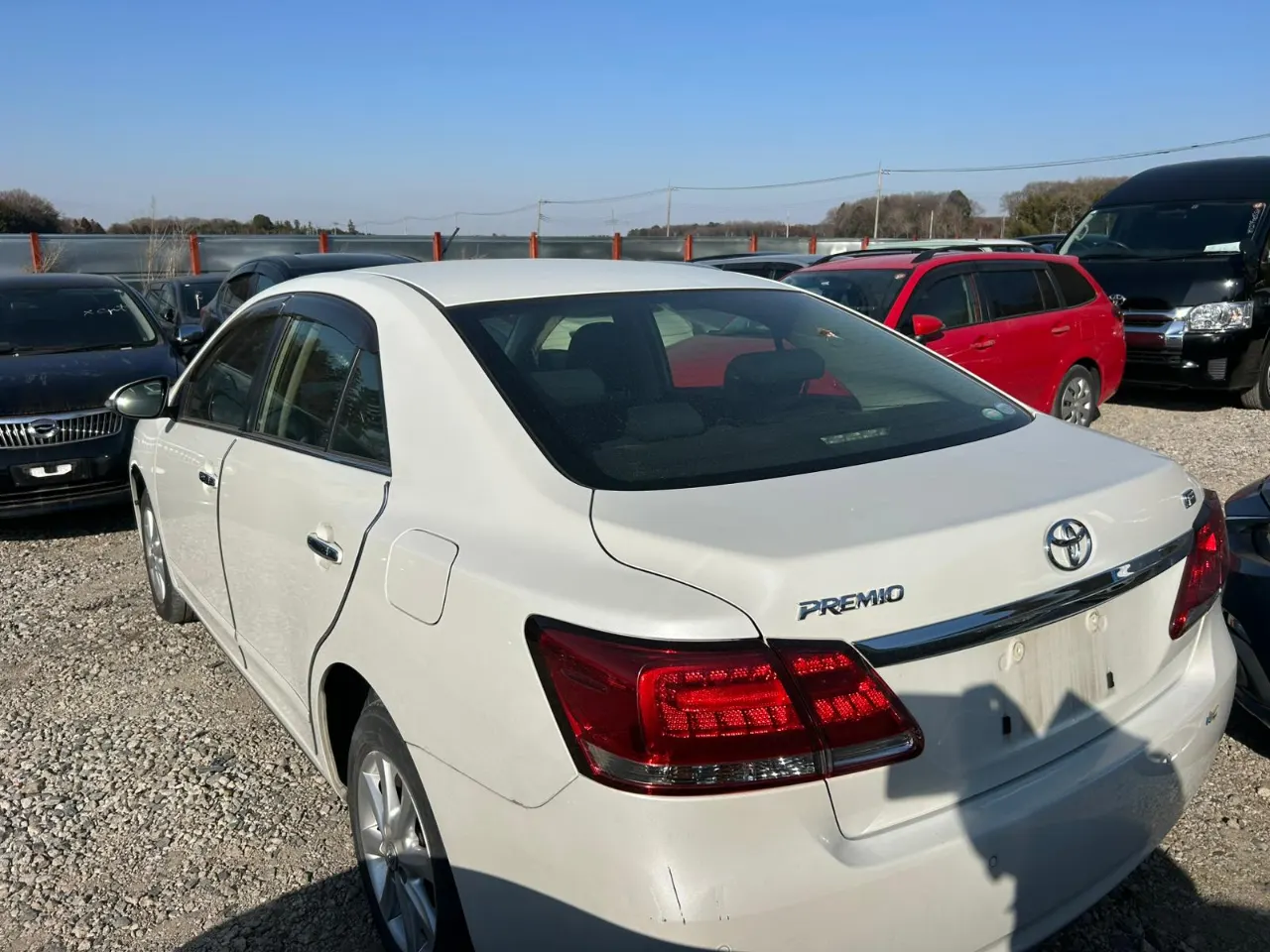 TOYOTA PREMIO 2017 — photo 2