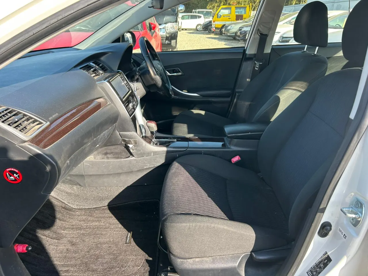 TOYOTA PREMIO 2017 — photo 6