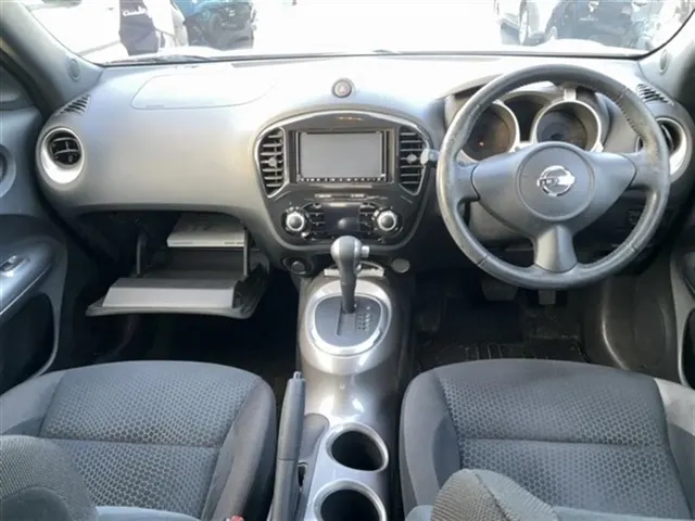 NISSAN JUKE 2010 — photo 6