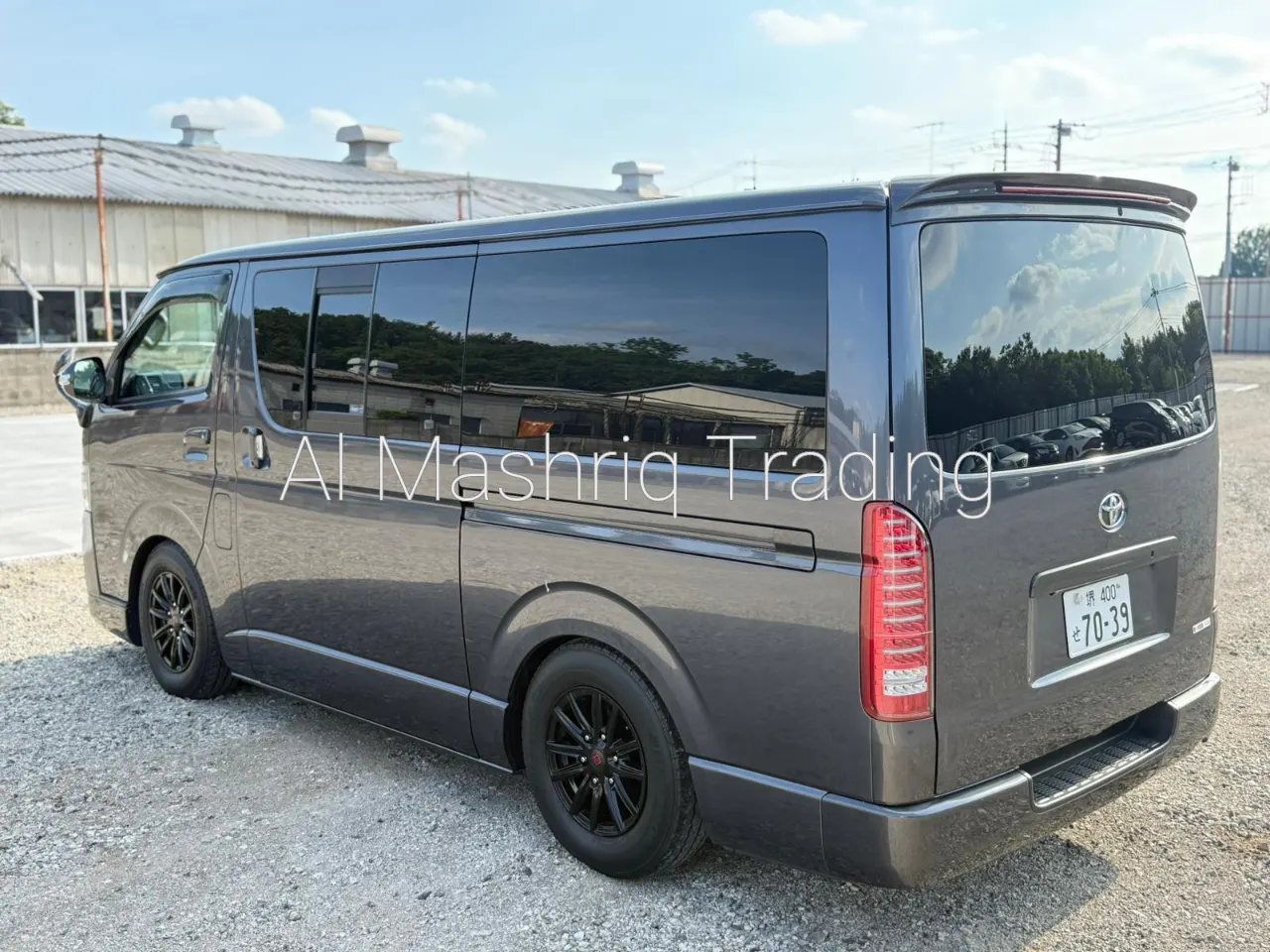 TOYOTA HIACE VAN 2011 — photo 2
