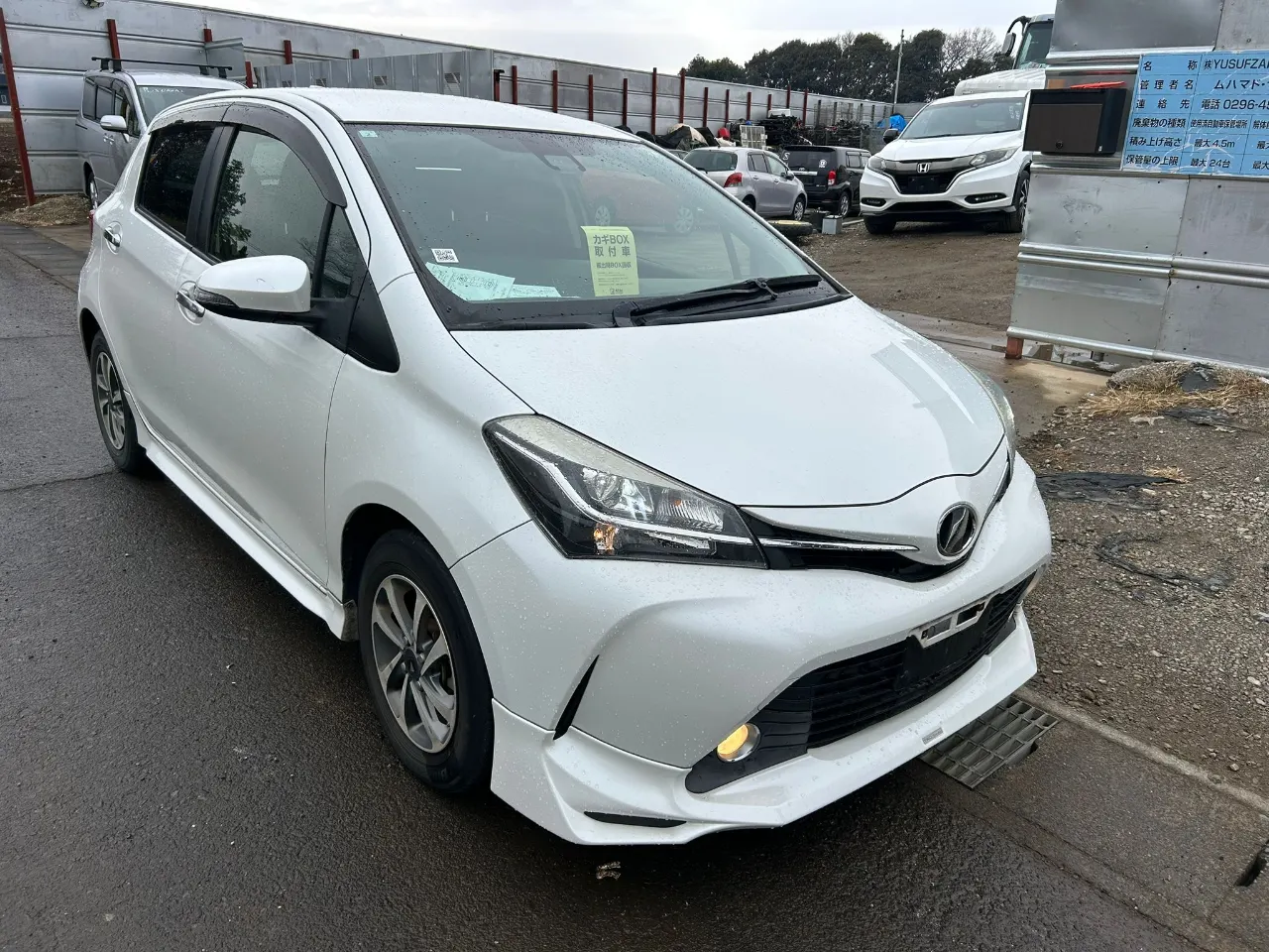 TOYOTA VITZ 2017 — photo 2