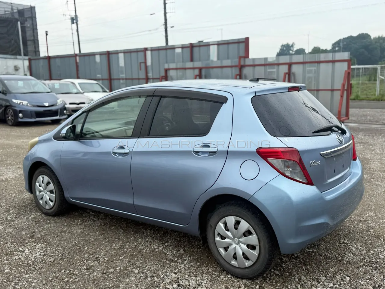 TOYOTA VITZ 2012 — photo 2
