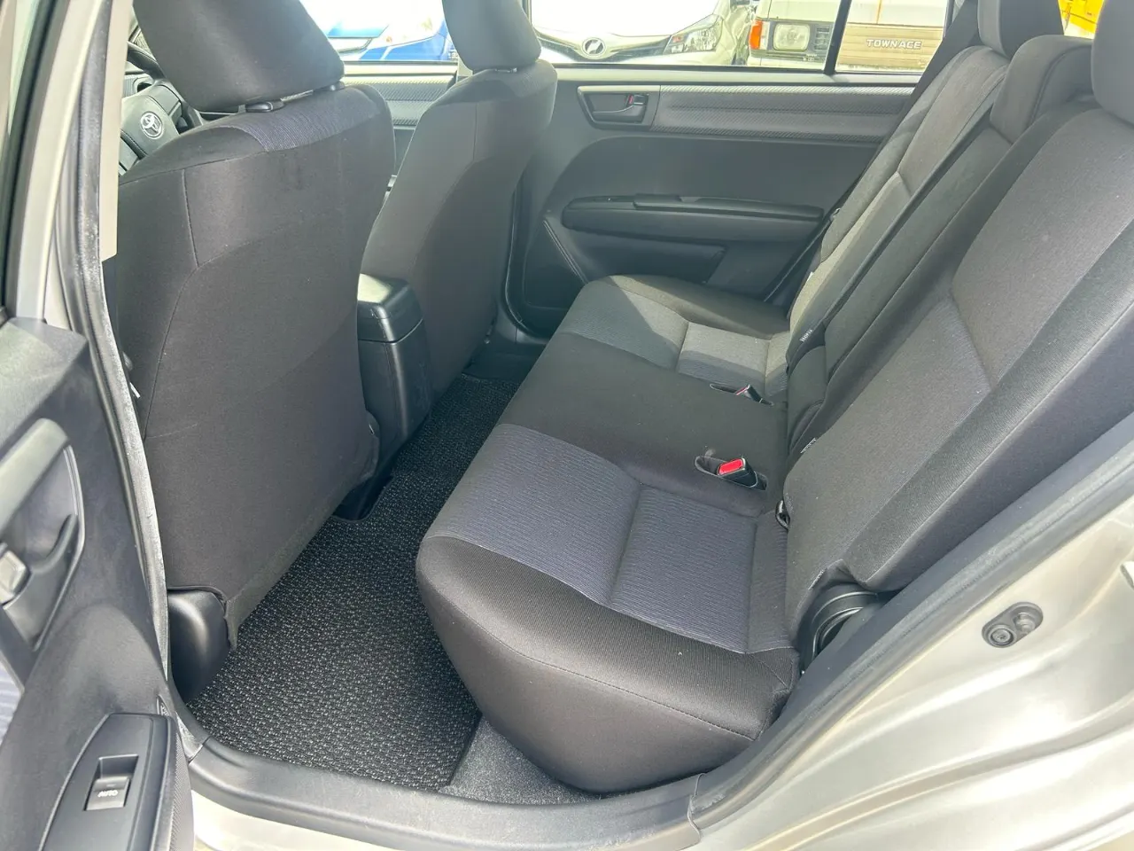 TOYOTA COROLLA FILEDER 2012 — photo 6