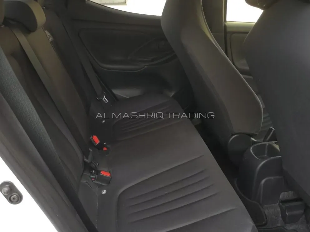 TOYOTA YARIS 2021 — photo 6