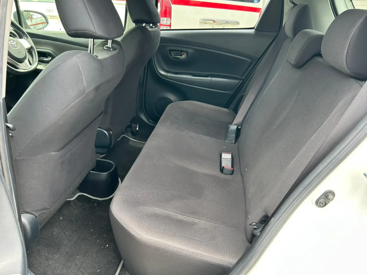 TOYOTA VITZ 2014 — photo 6