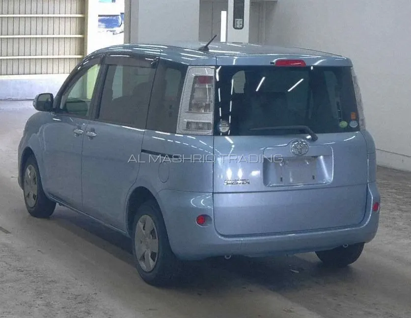 TOYOTA SIENTA 2014 — photo 2
