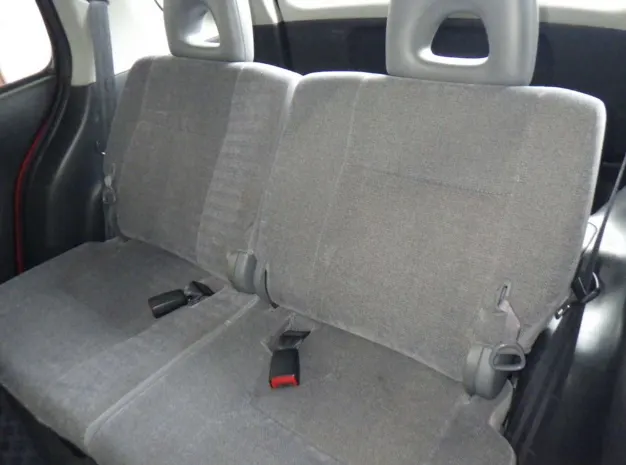 TOYOTA RAUM 2001 — photo 6